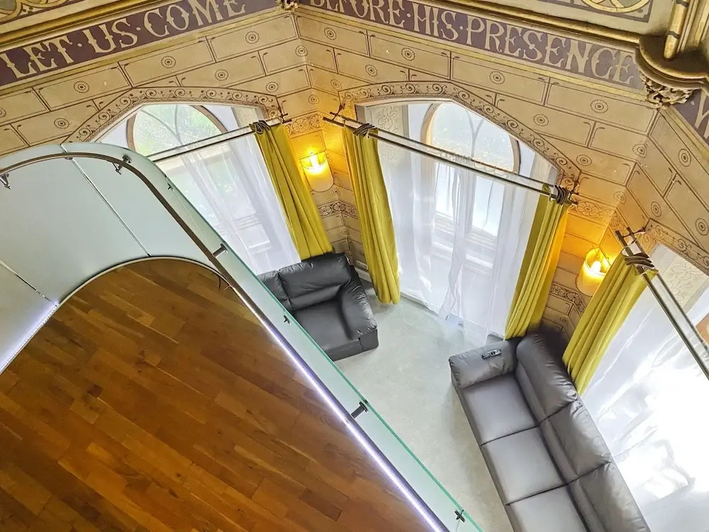 Rare 1-bed Church Converted Apartment in London