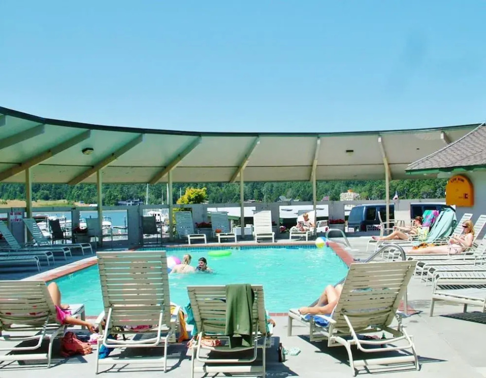 Lopez Islander Resort