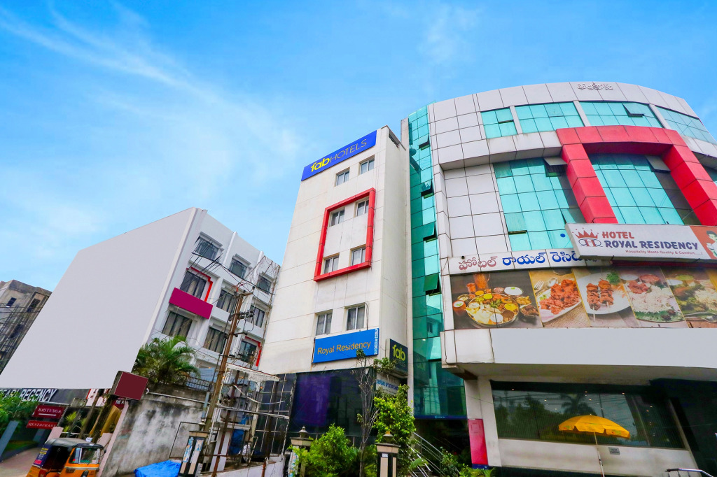 OYO 6648 Hotel Royal Residency