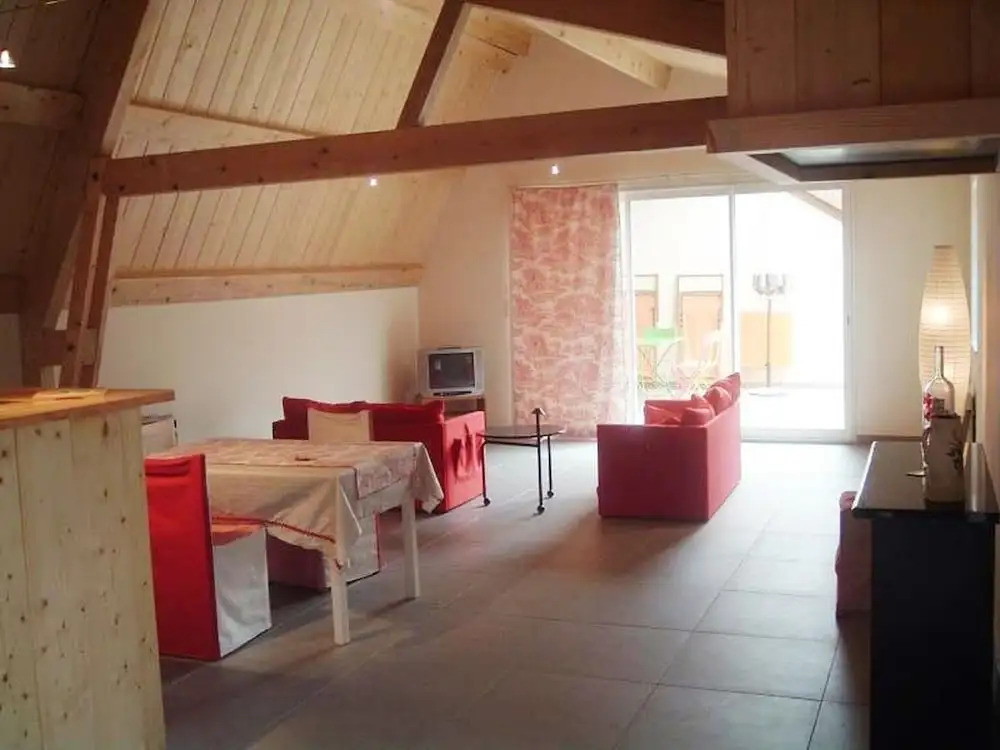 Lovely House With Grass Garden, Shared Swimmingpool, Next to the River Ardeche