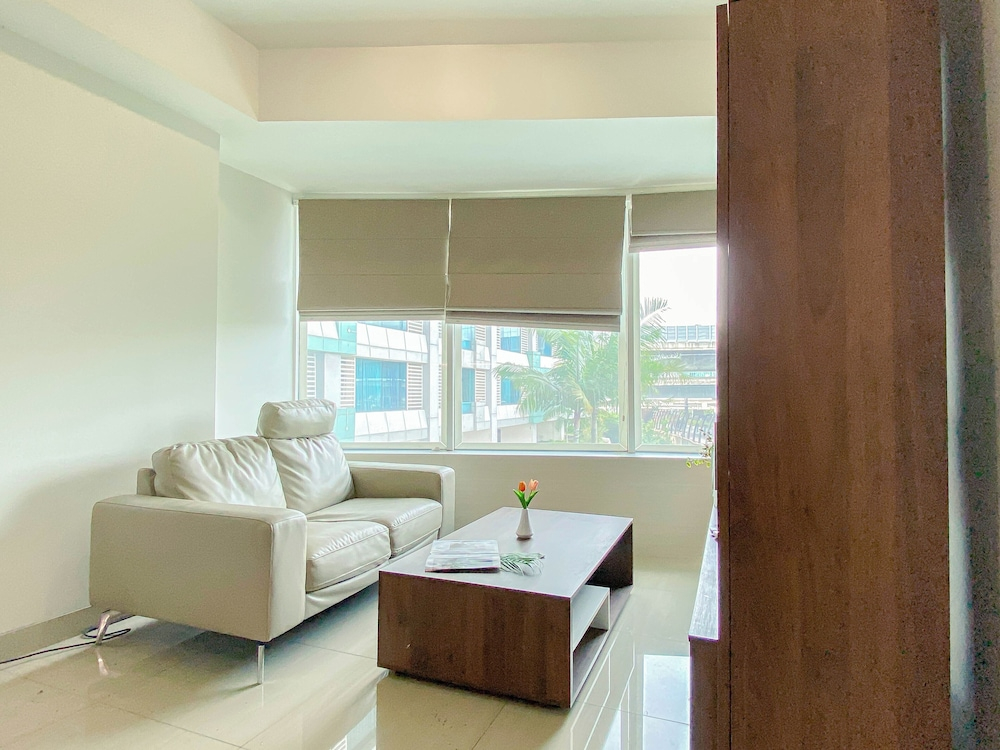 Comfy and Spacious 3BR with Extra Room Grand Kamala Lagoon Apartment By Travelio