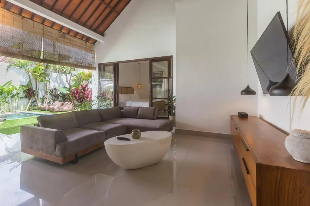 Charming 3 Bedrooms Villa Beach Walking Distance