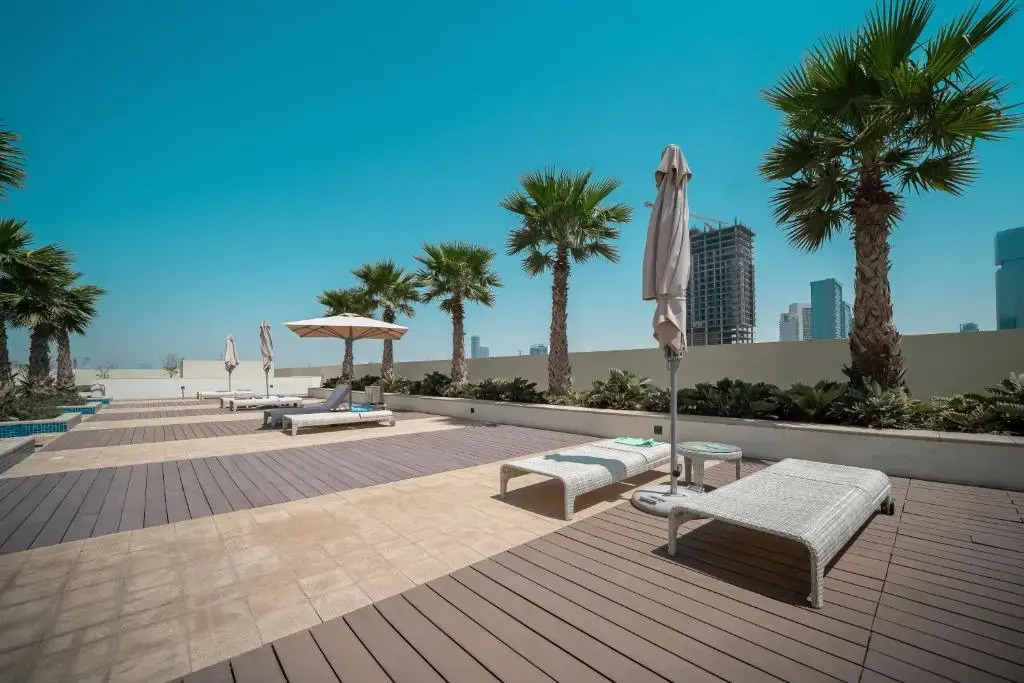 HiGuests - Elegant Studio with Pool and Private Balcony