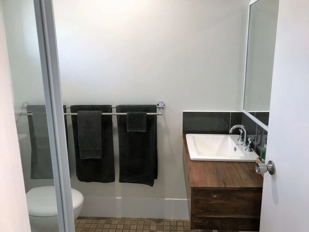 Cooks Endeavour Motor Inn Tweed Heads near Gold Coast Airport