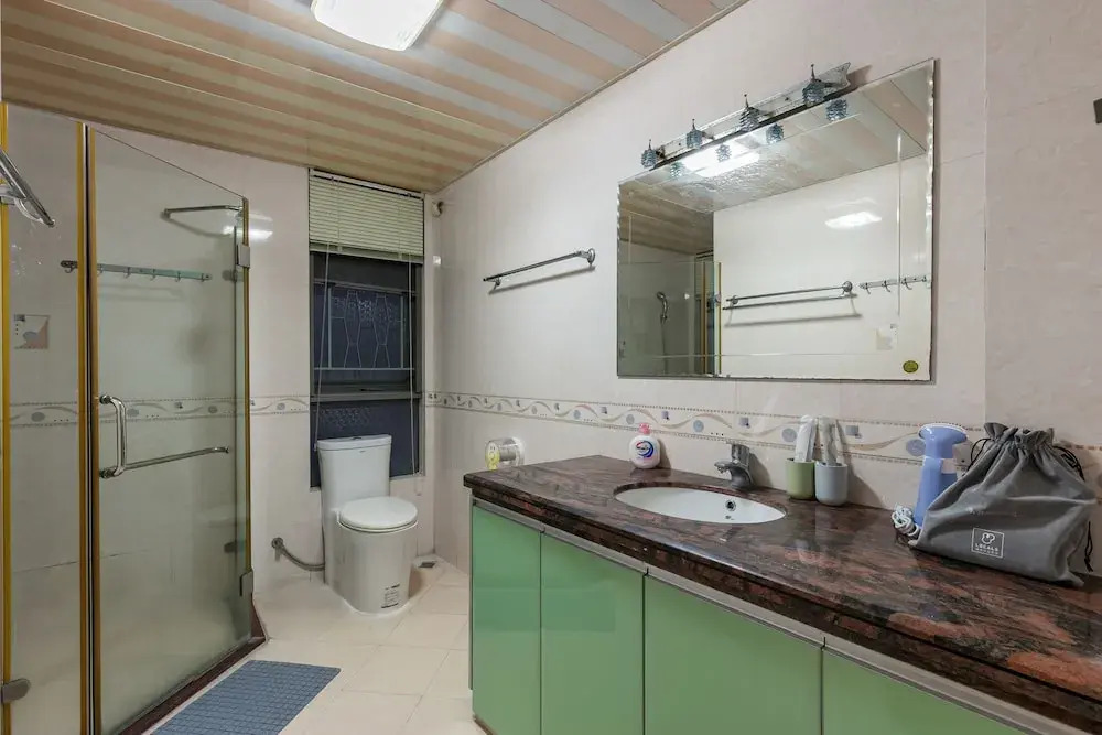 Locals Boutique Apartment Huafa Plaza 21