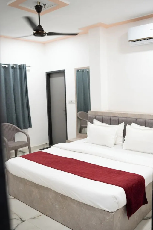 Elite Stay Near Yashobhoomi Dwarka