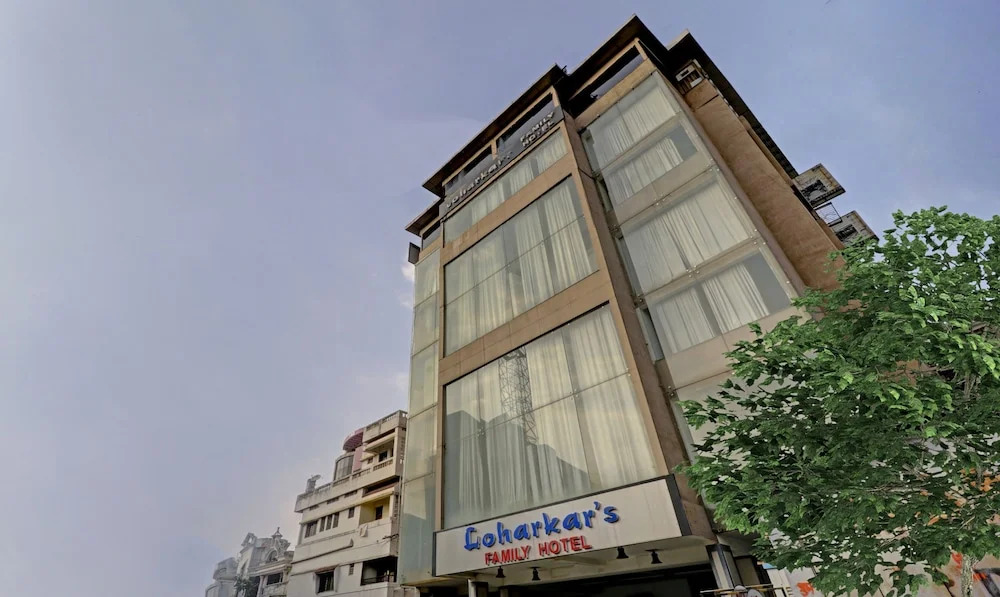 Loharkar Family Hotel L A Rooms
