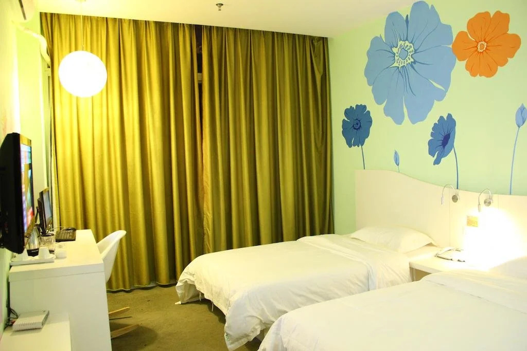 Xiamen For You Theme Hotel