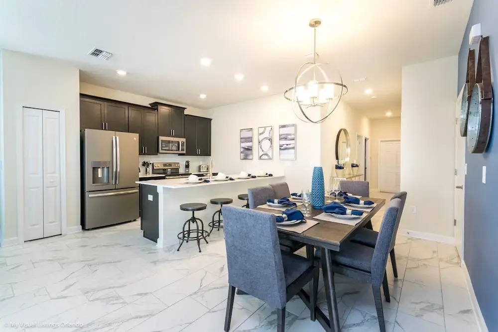 8917stin New Luxury Furnished 5 Bedroom 4 Bathroom