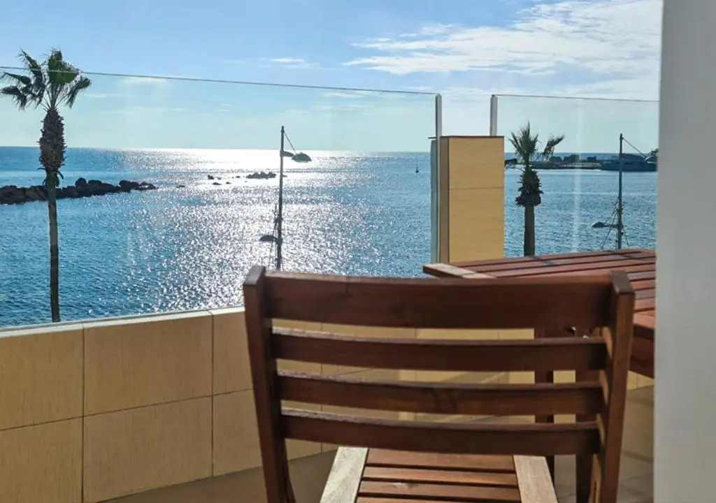 Phaedrus Living: Seaview Luxury flat Paphinia 204
