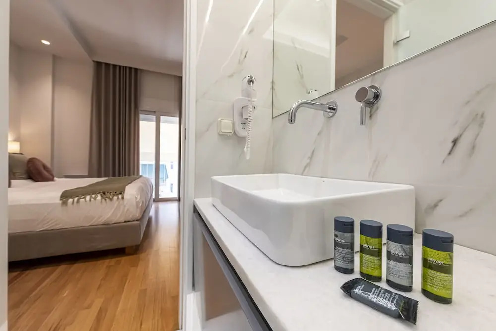 Phaedrus Living: City Center Luxury Flat N. Kosmos