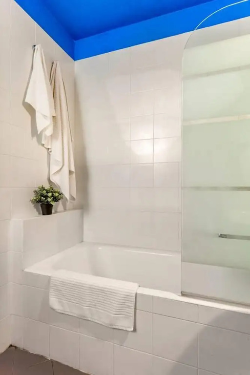 Design Villa with parking Navigli Milan sleeps5
