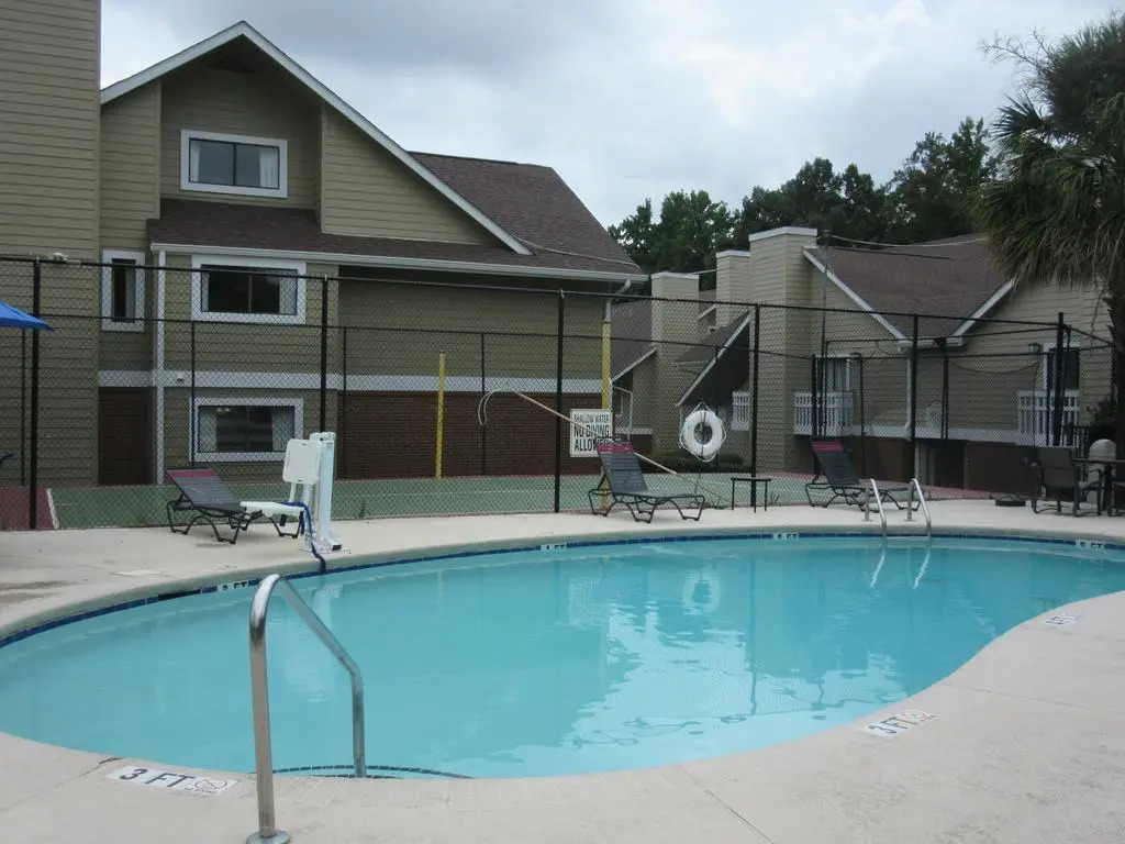 Cloverleaf Suites Columbia