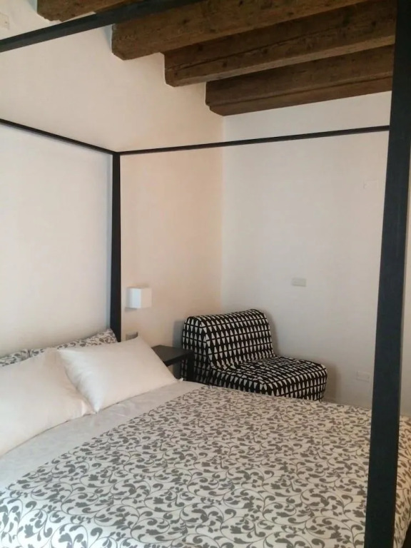 Moira Rooms