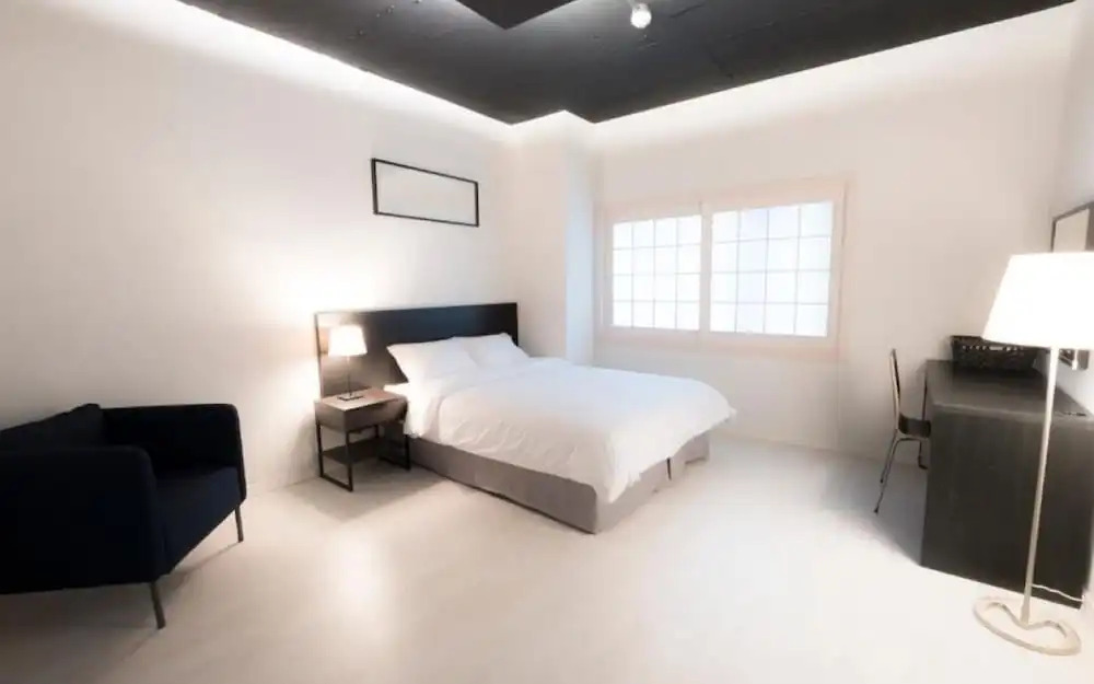 CANVAS BLACK Guesthouse