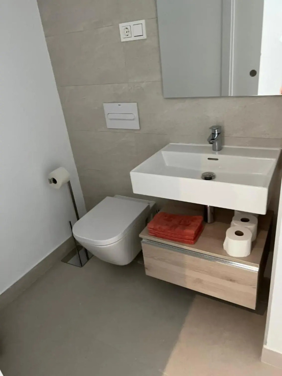 Mesas Homes luxury 4 bed apartment near the sea and port Estepona