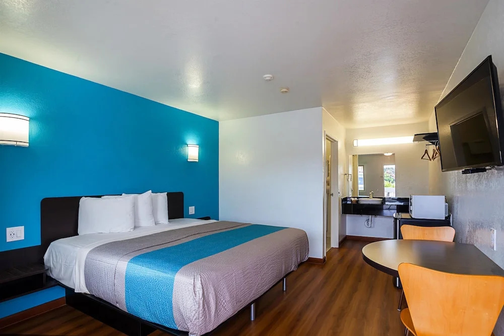 Motel 6-Ventura, CA - Downtown