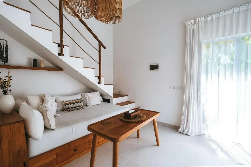 2BR Sun&Moon Pool Villa, Walk to Cafés, Near Beach