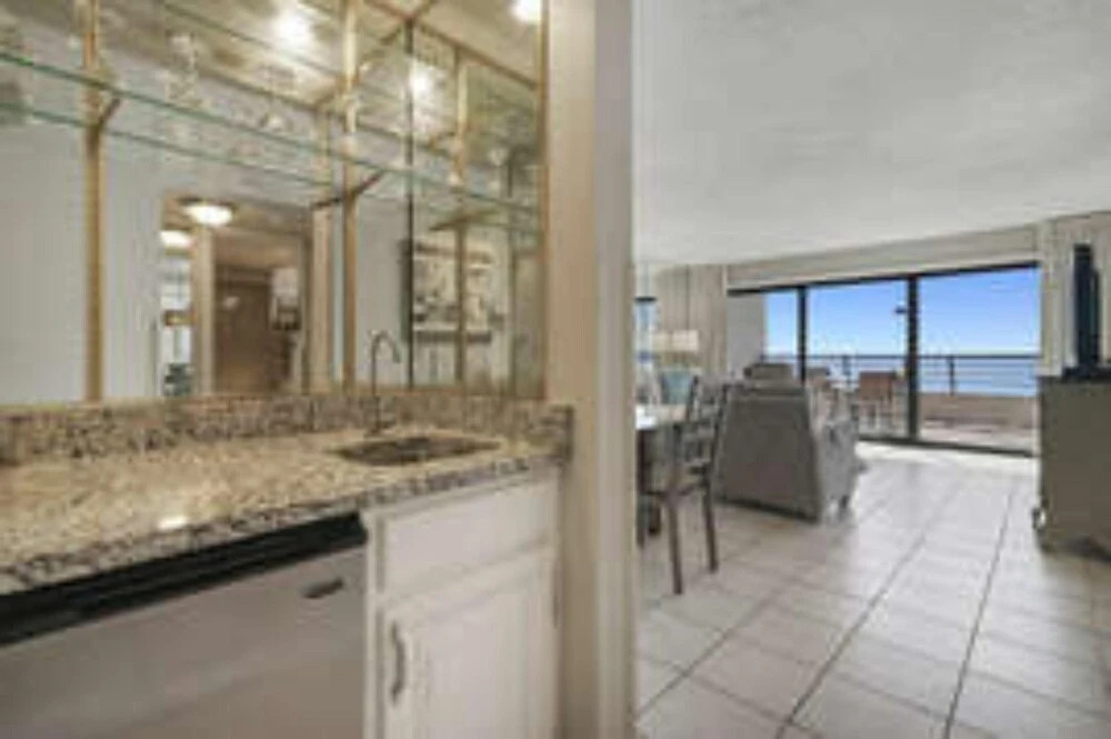 Emerald Towers 605 by Five Star Properties