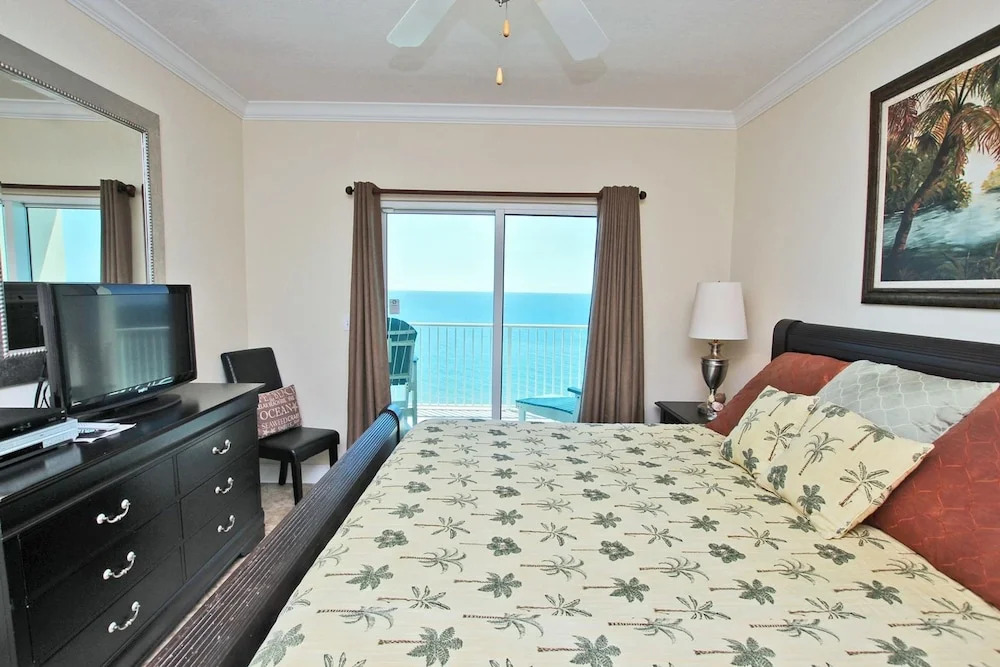Crystal Shores West 1102