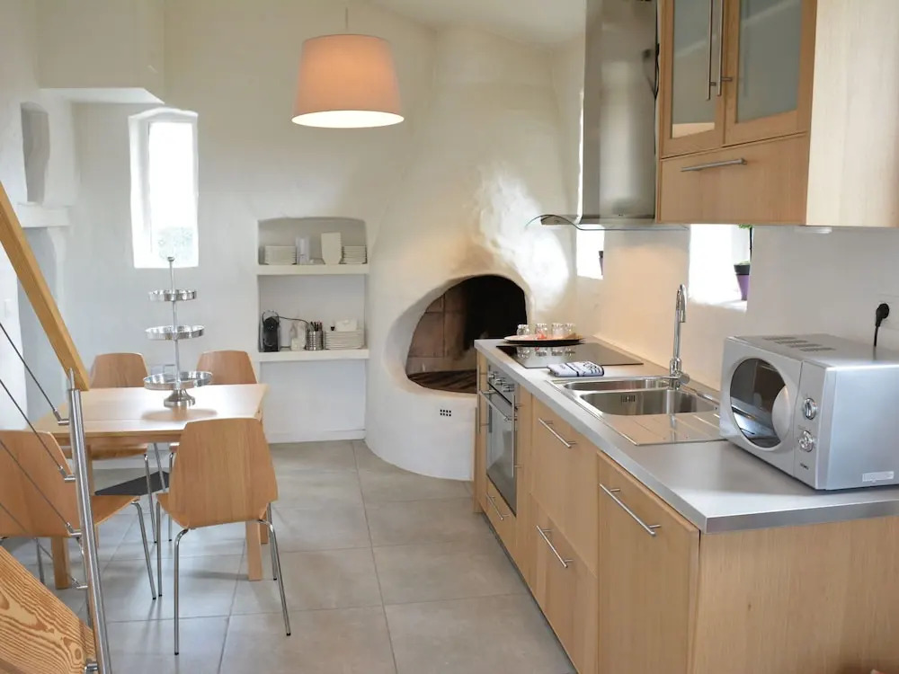 Wonderfully Furnished Cottage, Very Comfortable, Small Village Near Namur