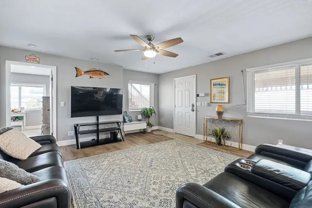 4BR Beach House Spacious Steps From Sand
