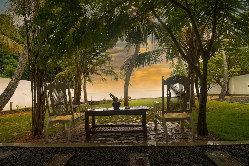 Hiru Lagoon Negombo