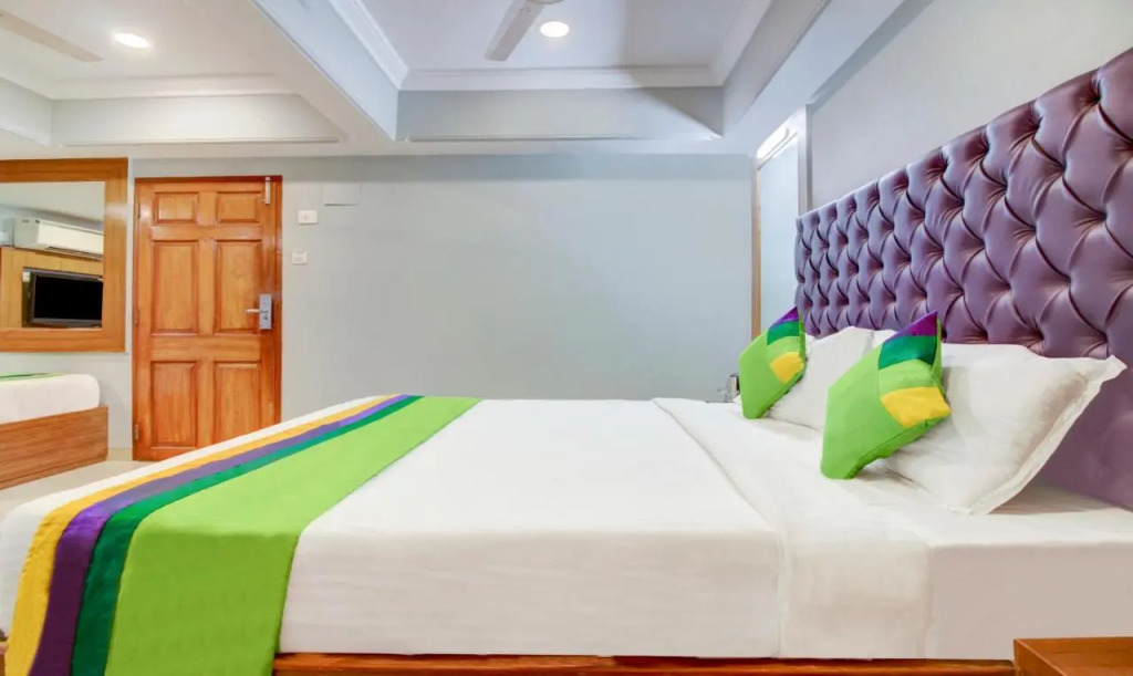 FabHotel Cruz Royale - Nr- Bandra West