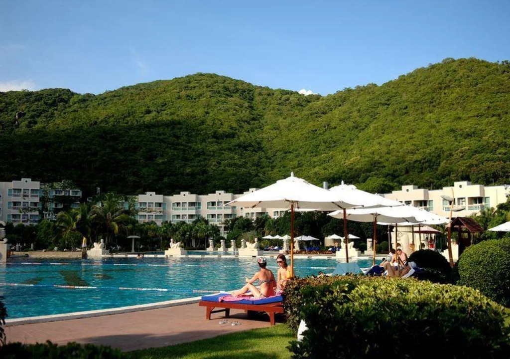 Cactus Resort Sanya by Gloria