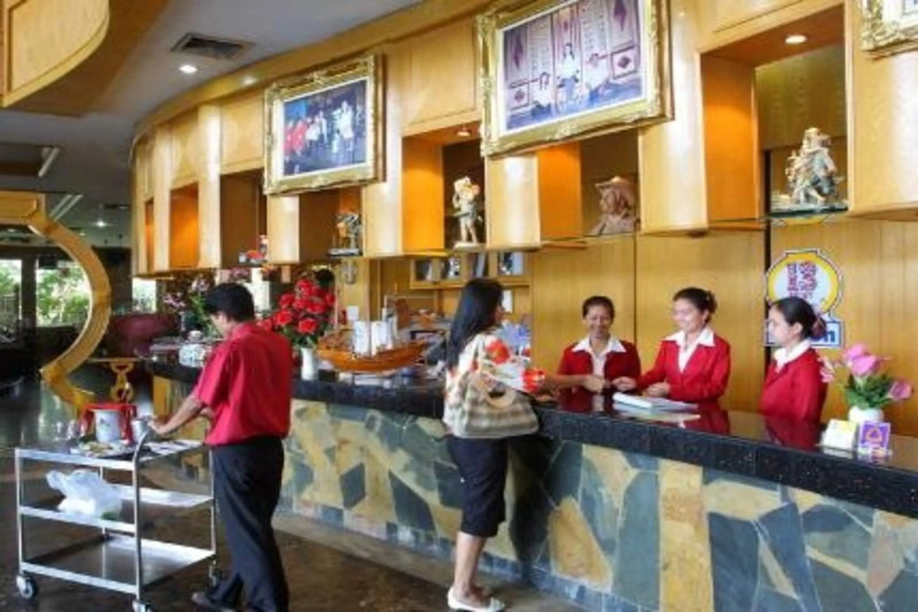 OYO 75466 -13 Coins Bang Yai Hotel