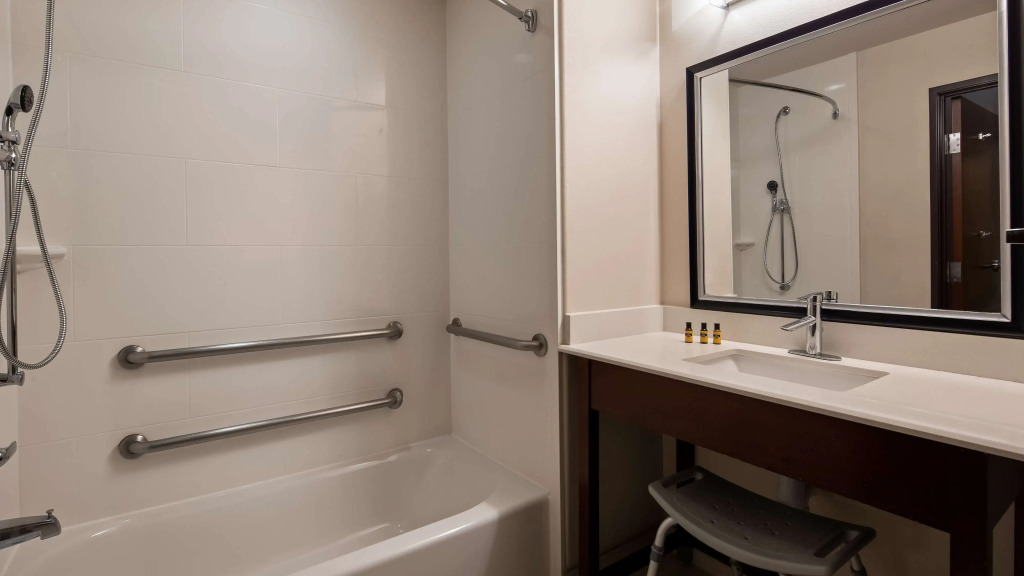 City Express by Marriott Spring