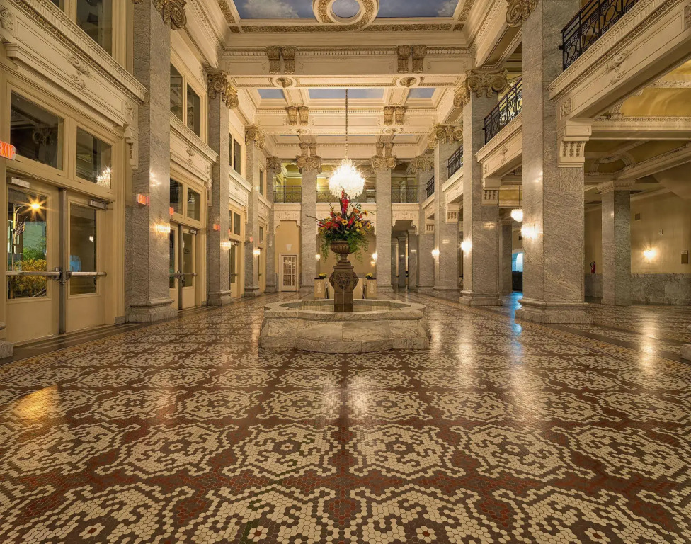 Hotel Bentley