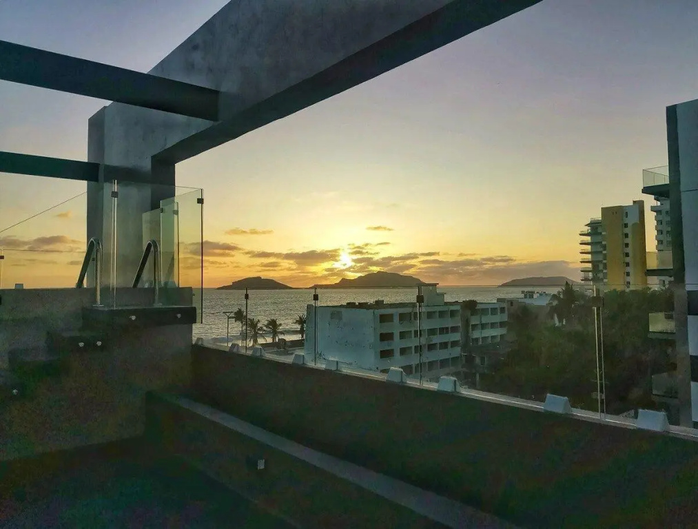 Moderno Loft, A 1/2 Cuadra De Malecón, Con Alberca