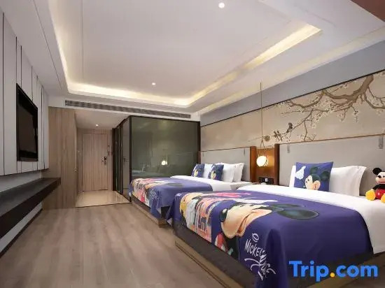 Mehood Ezzy · UrbanCultureHub Hotel (Liuyang River Scenic Bridge Branch)