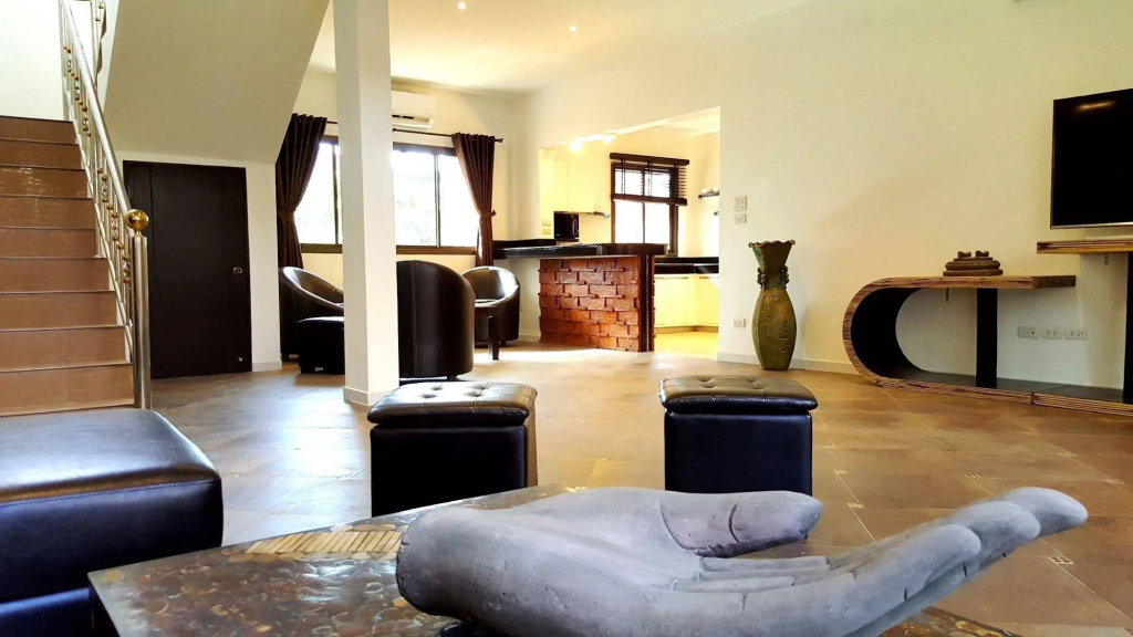 HIDELAND Luxury Pool Villa Pattaya Walking Street