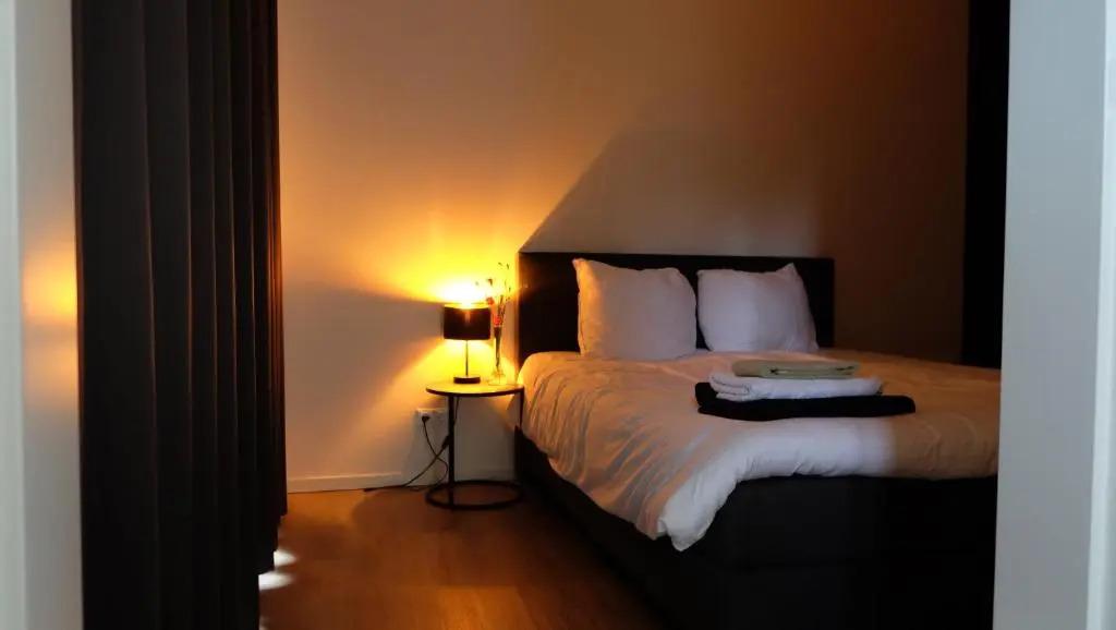 The Black Oak - Luxe bungalow met prive sauna
