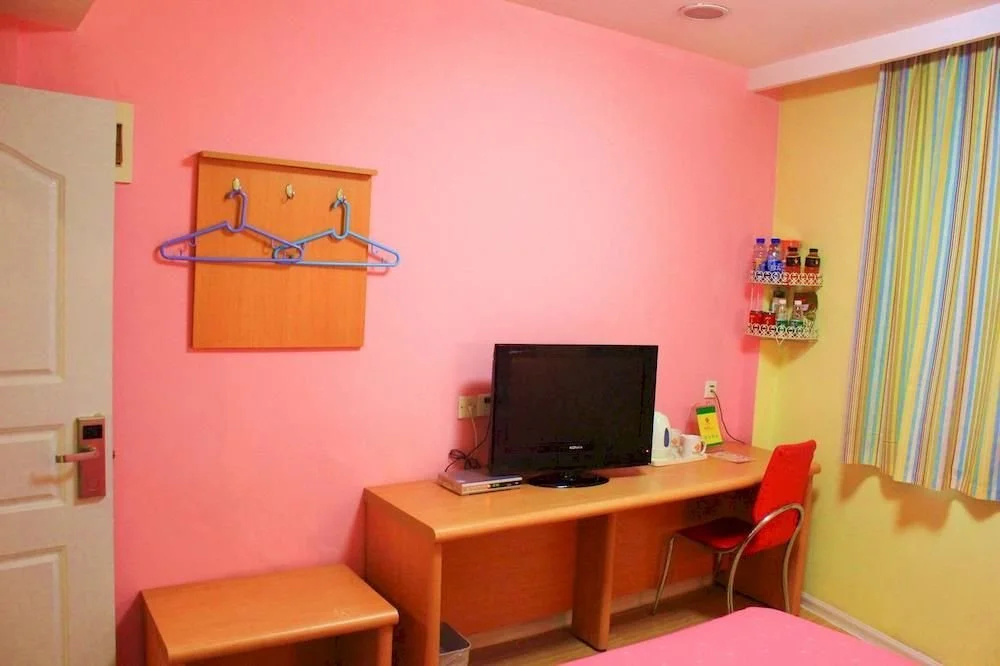 Family Inn Xuchang Railway Station