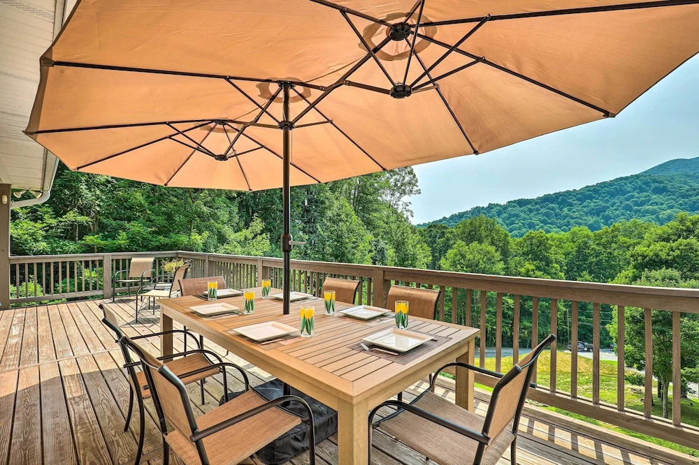 North Carolina Home w/ Game Room, Deck & Fire Pit