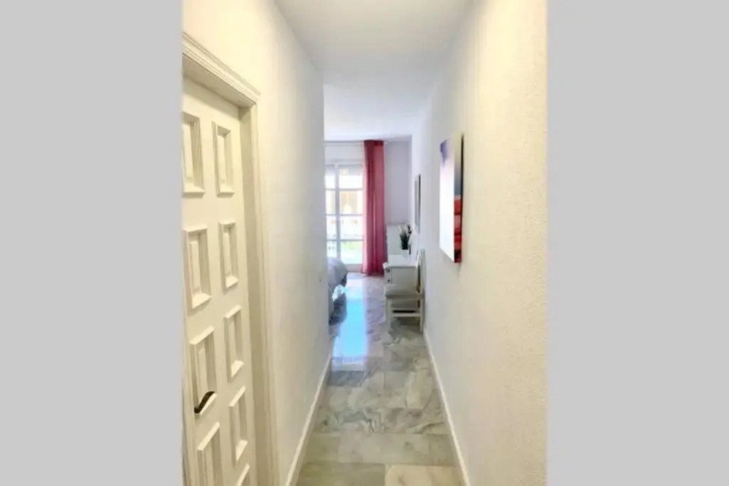 Amplio apartamento junto al mar