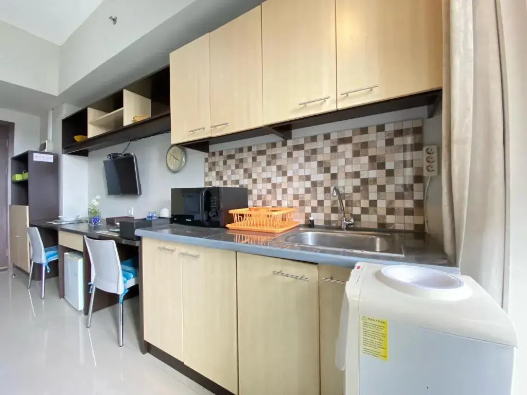 "Deluxe Studio Room At Skyland Jatinangor"