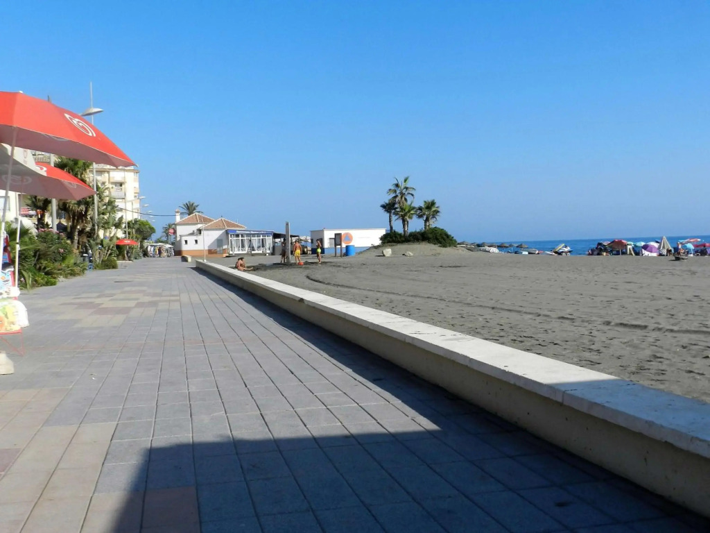 Panorama Beach - Sky View