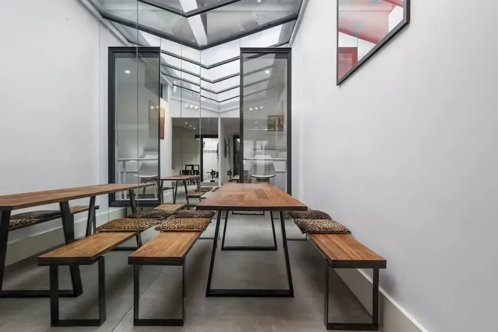 Stylish 2BR House, Walk to Parks & Cafes