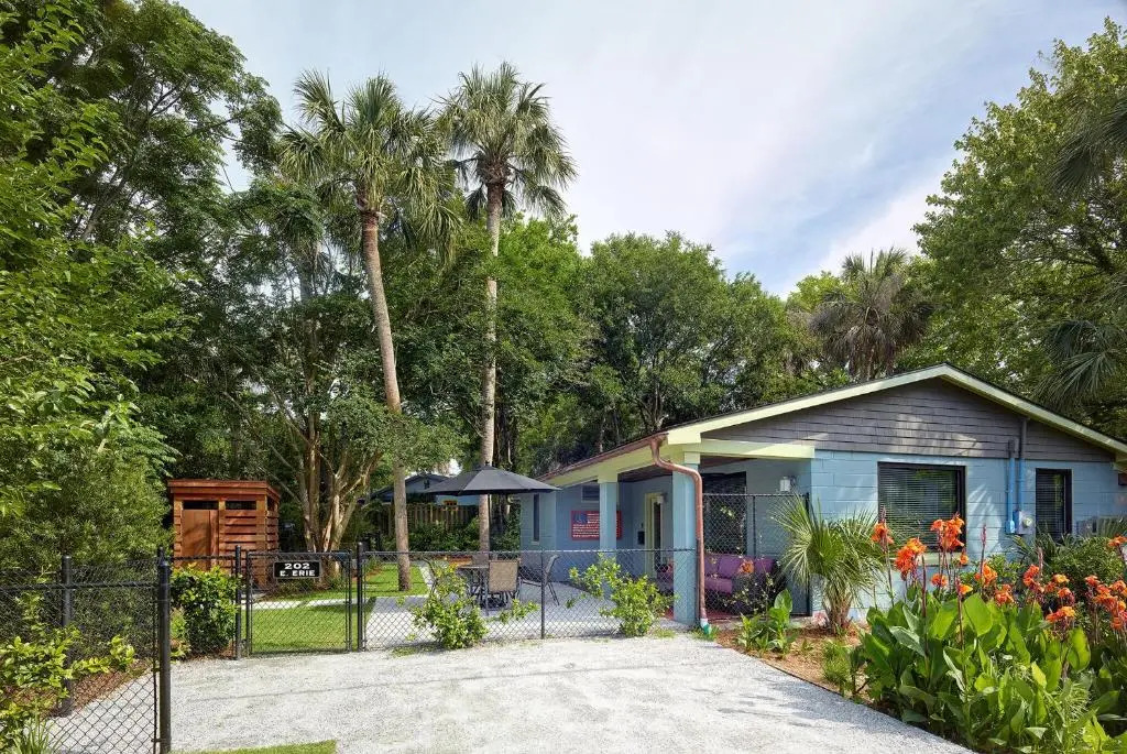 Folly Vacation 202 Beach Bungalow with all-new amenities