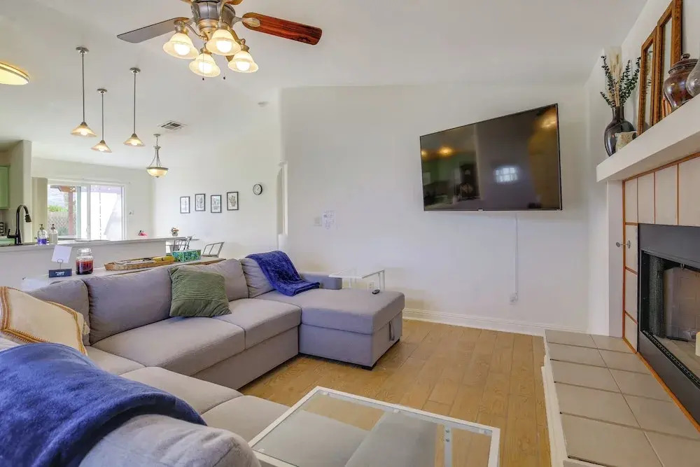 Family Home, 7 Mi to Joshua Tree National Park!