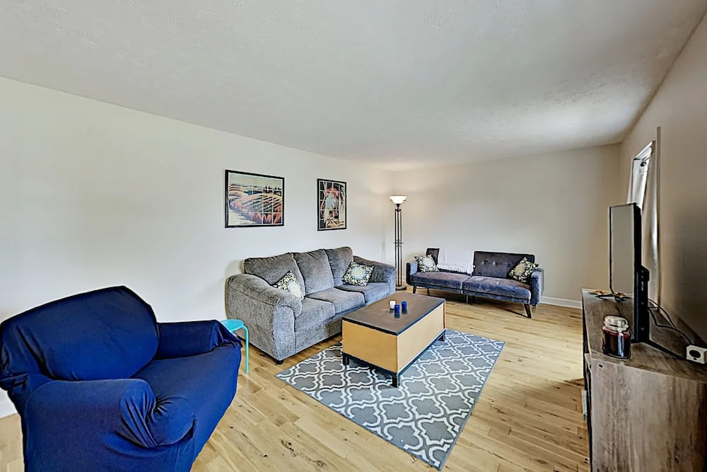 60413ave 3 Bedroom Home