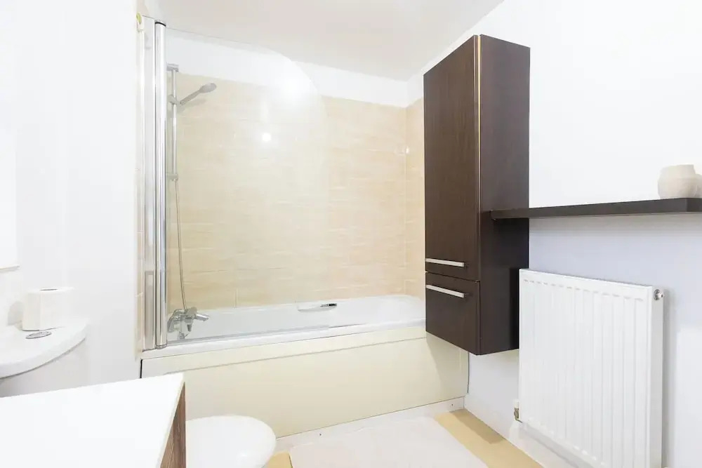 Manchester 3-beds, Sleeps 6 With On-site Parking