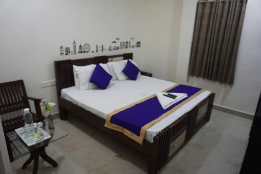 Madhura Inn