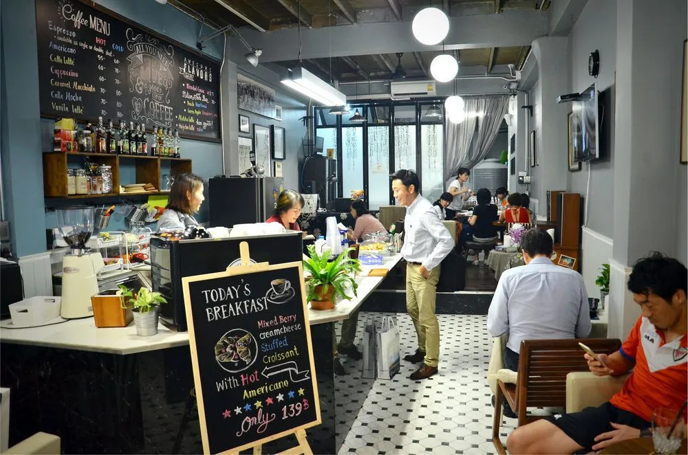 GOODFELLAS THONG LO HOSTEL #No check-in after 5pm #Please submit arrival time after booking