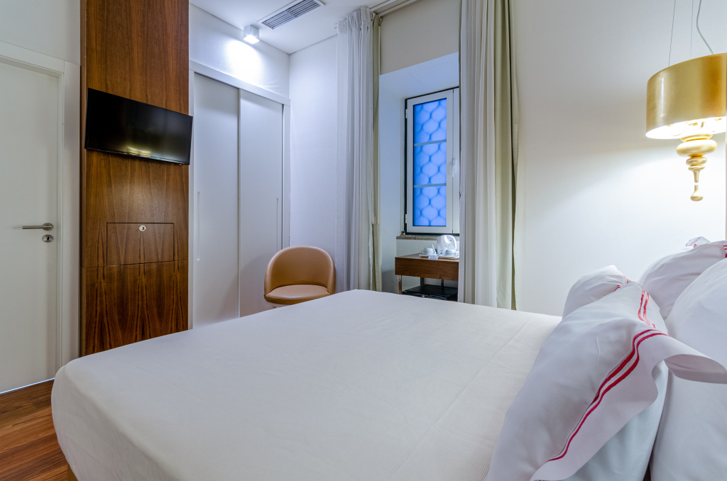 The 7 Hotel, Suites, Studios & Apartments