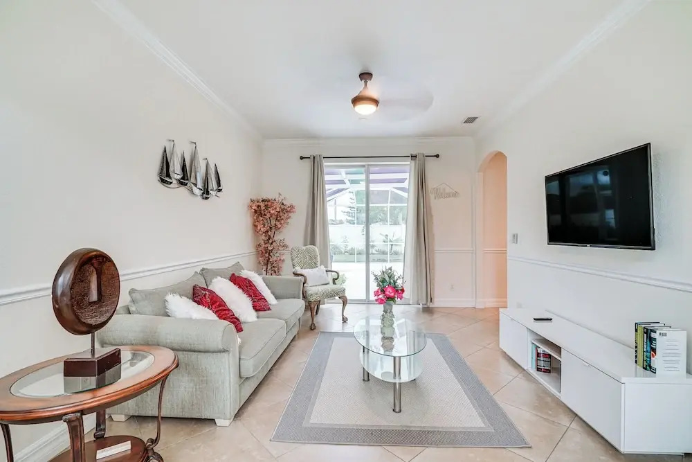 Hot Tub + Fire Pit: Spacious Cape Coral Oasis!